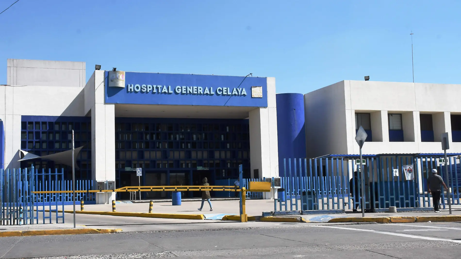 padre e hijo reciben atencion en el hospital